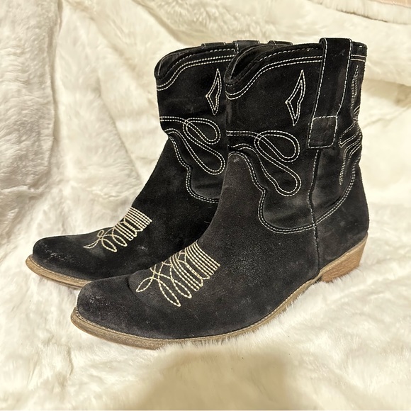 Nine West Jannr Western Booties - Picture 2 of 6